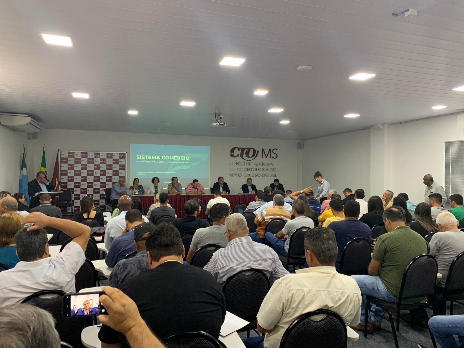 Read more about the article Sistema Comércio MS apresenta ações e iniciativas para vereadores de MS